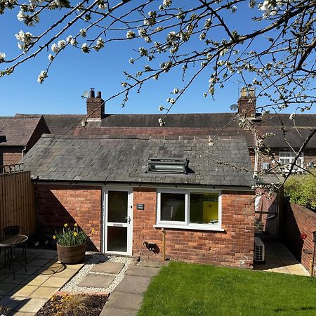 Cherry Cottage Retro Stay, Stourport Extérieur photo
